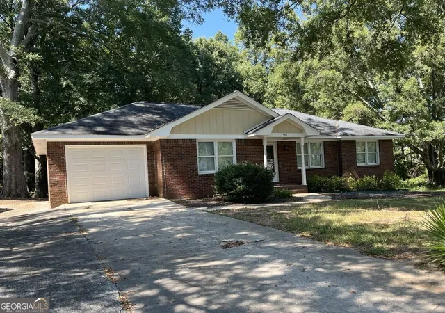 Photo 2 of Single family home for sale at 502 Chestnut Ln, Monroe, GA 30655 | MLS# 10850090 | Listing updated on 2026-10-07