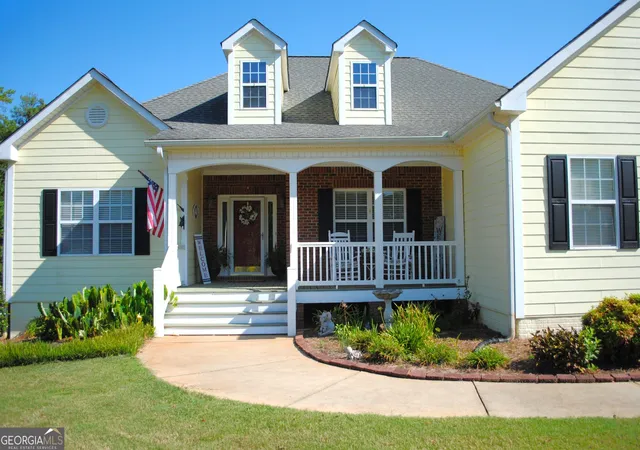 Photo 3 of Single family home for sale at 250 Rock Mill Trl, Senoia, GA 30276 | MLS# 10786368 | Listing updated on 2026-09-17