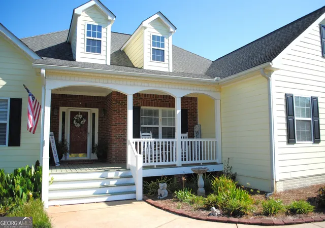 Photo 3 of Single family home for sale at 250 Rock Mill Trl, Senoia, GA 30276 | MLS# 10786368 | Listing updated on 2026-09-17