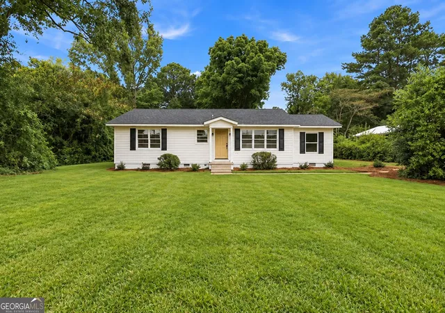Photo 1 of Sale Pending at 135 Pineview Rd, Jackson, GA 30233 | MLS# 10852167 | Listing updated on 2026-10-08