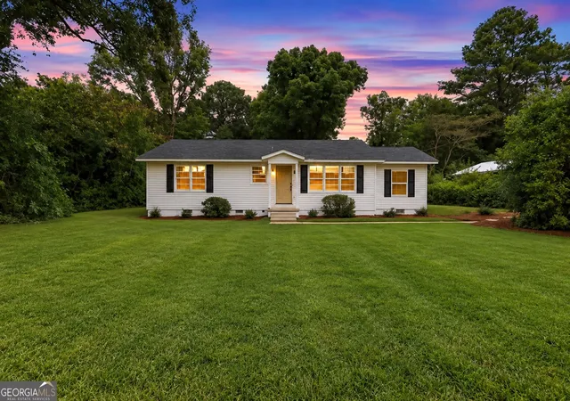 Photo 2 of Sale Pending at 135 Pineview Rd, Jackson, GA 30233 | MLS# 10852167 | Listing updated on 2026-10-08