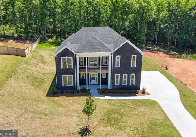 Photo 3 of Single family home for sale at 1016 Queens Brg Way, Griffin, GA 30223 | MLS# 10837383 | Listing updated on 2026-09-15