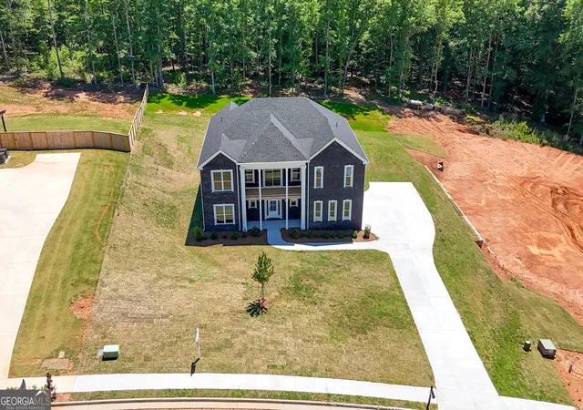 Photo 3 of Single family home for sale at 1016 Queens Brg Way, Griffin, GA 30223 | MLS# 10837383 | Listing updated on 2026-09-15