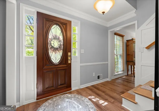Photo 3 of Single family home for sale at 4977 Kings Wood Dr Ne, Roswell, GA 30075 | MLS# 10842850 | Listing updated on 2026-09-14