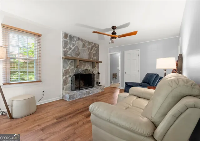 Photo 3 of Single family home for sale at 4977 Kings Wood Dr NE, Roswell, GA 30075 | MLS# 10842850 | Listing updated on 2026-09-14