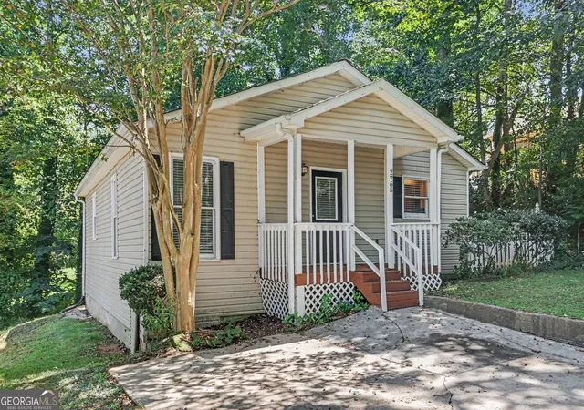 Photo 2 of Single family home for sale at 2765 Poplar Ln, Cumming, GA 30041 | MLS# 10837280 | Listing updated on 2026-09-15