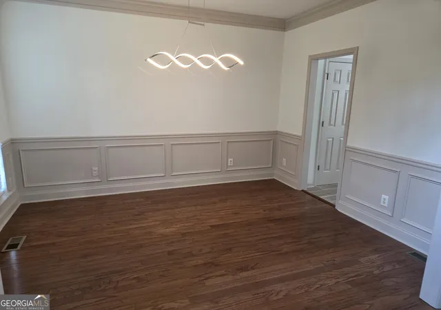 Photo 3 of Single family home for sale at 1708 Kings Cross Ct, Hoschton, GA 30548 | MLS# 10831751 | Listing updated on 2026-09-17