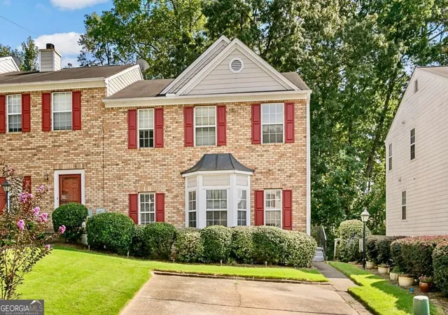 Townhouse for sale at 2505 Thorngate Dr, Acworth, GA 30101 | MLS# 10852117