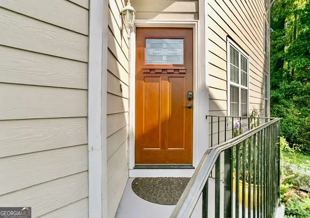 Photo 3 of Townhouse for sale at 2505 Thorngate Dr, Acworth, GA 30101 | MLS# 10852117 | Listing updated on 2026-09-24