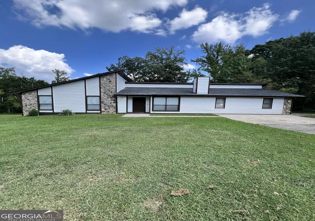 Photo 24 of Sale Pending at 7029 Hania Dr, Fairburn, GA 30213 | MLS# 10836700 | Listing updated on 2026-09-11