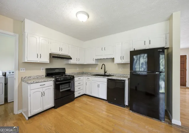 Photo 3 of Sale Pending at 7029 Hania Dr, Fairburn, GA 30213 | MLS# 10836700 | Listing updated on 2026-09-11