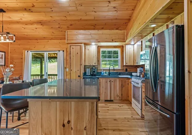 Photo 3 of Single family home for sale at 25 Wildcat Run, Suches, GA 30572 | MLS# 10852963 | Listing updated on 2026-10-09