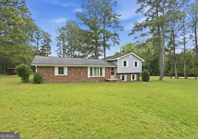 Photo 2 of Single family home for sale at 5560 Fulton Ml Rd, Lizella, GA 31052 | MLS# 10838460 | Listing updated on 2026-09-02