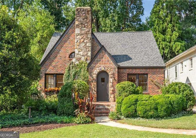Photo 2 of Single family home for sale at 1119 University Dr Ne, Atlanta, GA 30306 | MLS# 10843278 | Listing updated on 2026-09-10