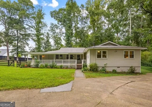 Photo 2 of Single family home for sale at 285 Air Acres Way, Woodstock, GA 30188 | MLS# 10843266 | Listing updated on 2026-09-16