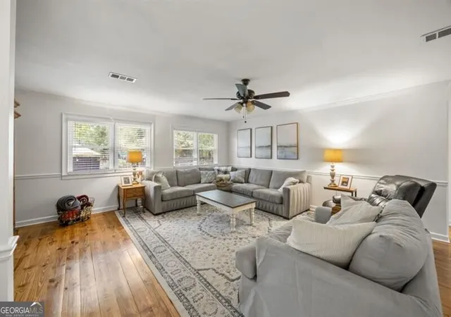 Photo 3 of Single family home for sale at 285 Air Acres Way, Woodstock, GA 30188 | MLS# 10843266 | Listing updated on 2026-09-16