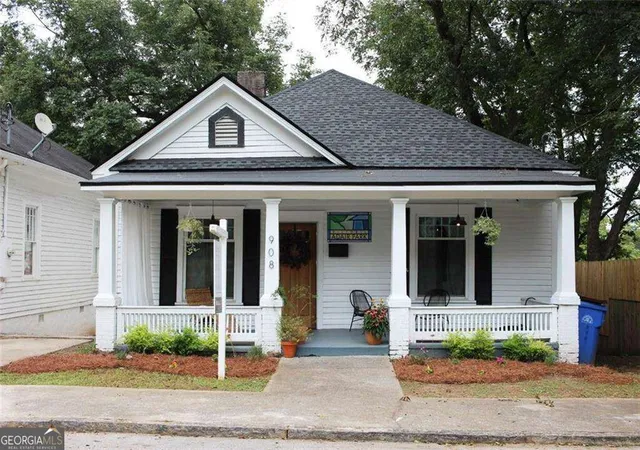 Photo 1 of Single family home for sale at 908 Oakhill Ave, Atlanta, GA 30310 | MLS# 10852829 | Listing updated on 2026-09-24