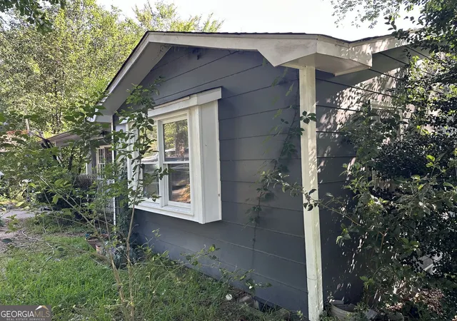 Photo 3 of Single family home for sale at 2401 Shea Dr, Macon, GA 31206 | MLS# 10838846 | Listing updated on 2026-09-16