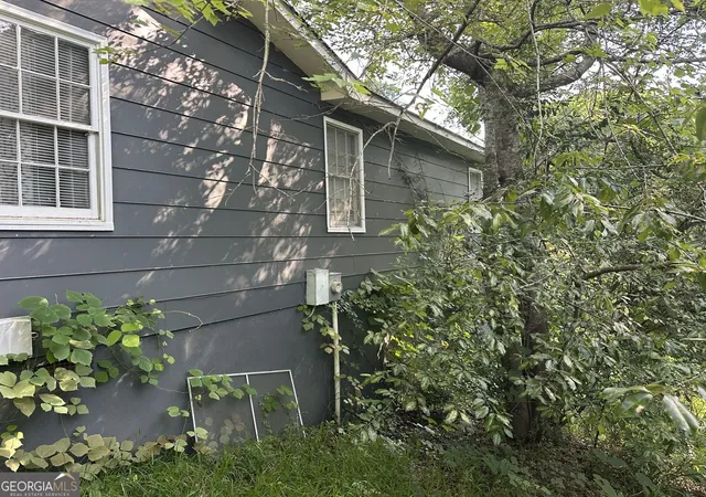 Photo 3 of Single family home for sale at 2401 Shea Dr, Macon, GA 31206 | MLS# 10838846 | Listing updated on 2026-09-16