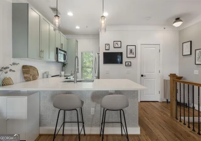 Photo 3 of Townhouse for sale at 220 Semel Cir #174, Atlanta, GA 30309 | MLS# 10872871 | Listing updated on 2026-10-28