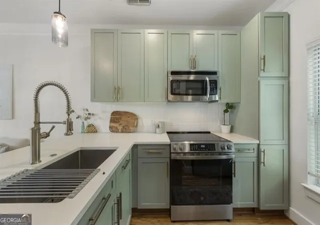 Photo 4 of Townhouse for sale at 220 Semel Cir #174, Atlanta, GA 30309 | MLS# 10872871 | Listing updated on 2026-10-28