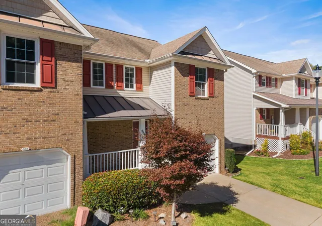 Photo 3 of Townhouse for sale at 566 Fox Crk Xing, Woodstock, GA 30188 | MLS# 10879974 | Listing updated on 2026-10-28