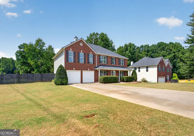 Photo 2 of Single family home for sale at 17 Creekview Ct, Acworth, GA 30101 | MLS# 10831616 | Listing updated on 2026-09-14