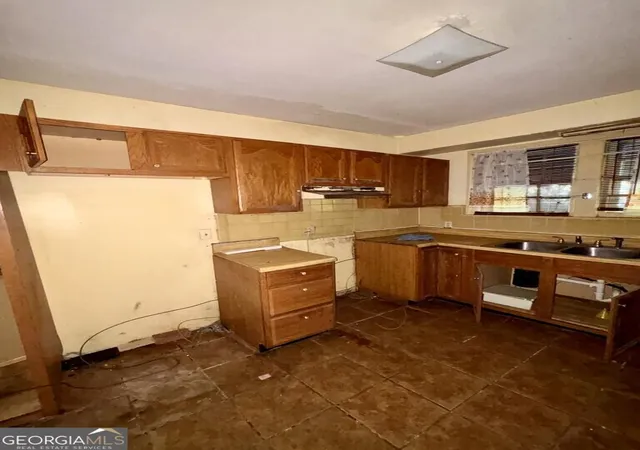 Photo 3 of Single family home for sale at 2817 King St, Columbus, GA 31906 | MLS# 10850759 | Listing updated on 2026-10-06