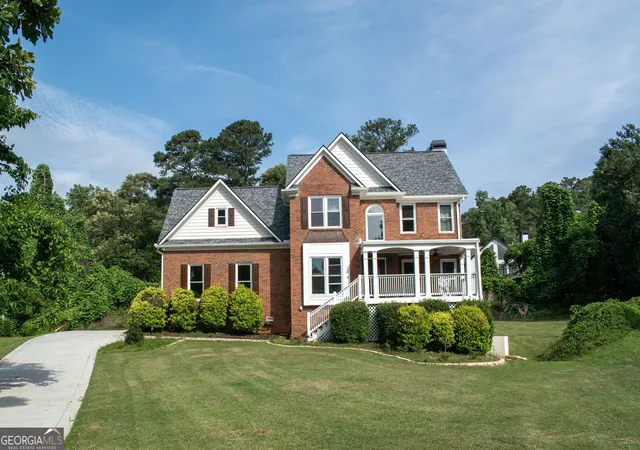 Photo 2 of Single family home for sale at 2735 Hanson Ct, Cumming, GA 30041 | MLS# 10774186 | Listing updated on 2026-10-12