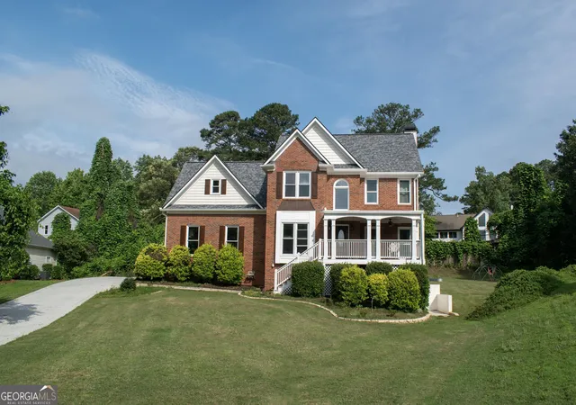Photo 3 of Single family home for sale at 2735 Hanson Ct, Cumming, GA 30041 | MLS# 10774186 | Listing updated on 2026-10-12