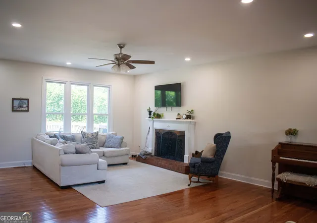 Photo 3 of Single family home for sale at 2735 Hanson Ct, Cumming, GA 30041 | MLS# 10774186 | Listing updated on 2026-10-12