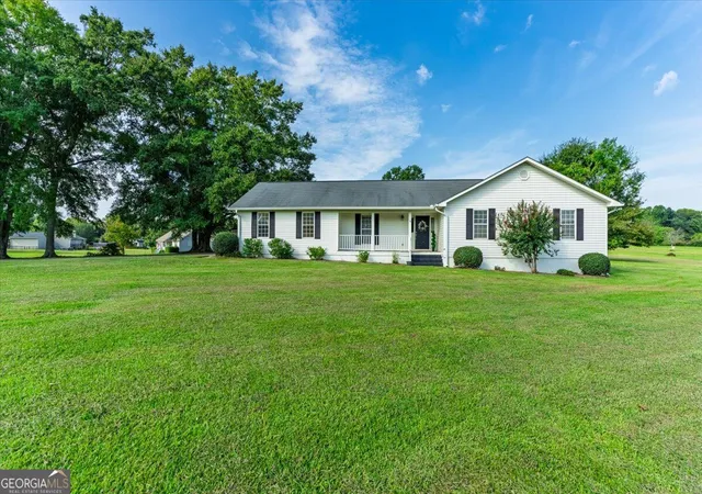 Single family home for sale at 106 Stonegables Dr, Gray, GA 31032 | MLS# 10852371