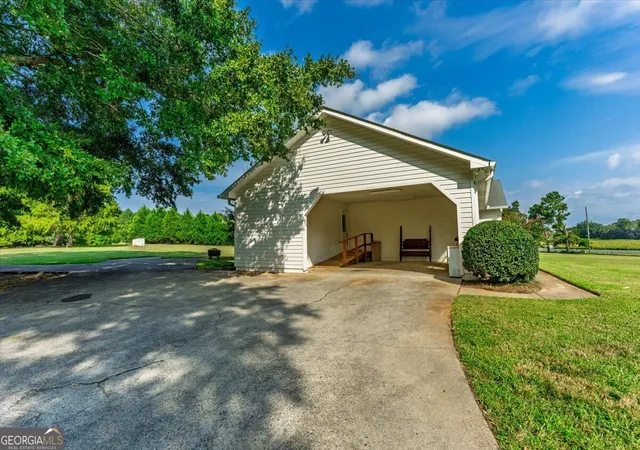 Photo 2 of Single family home for sale at 106 Stonegables Dr, Gray, GA 31032 | MLS# 10852371 | Listing updated on 2026-10-08