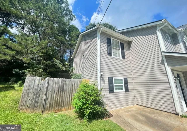 Photo 3 of Single family home for sale at 5535 Downs Way, Lithonia, GA 30058 | MLS# 10844827 | Listing updated on 2026-09-25