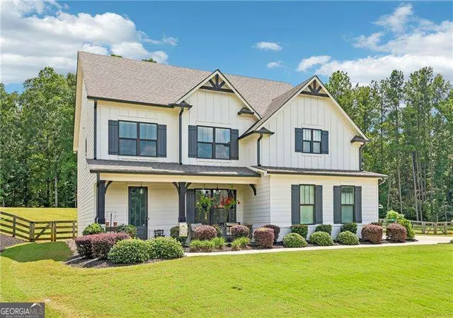 Photo 2 of Single family home for sale at 4060 Silverstone Dr, Braselton, GA 30517 | MLS# 10837114 | Listing updated on 2026-10-08