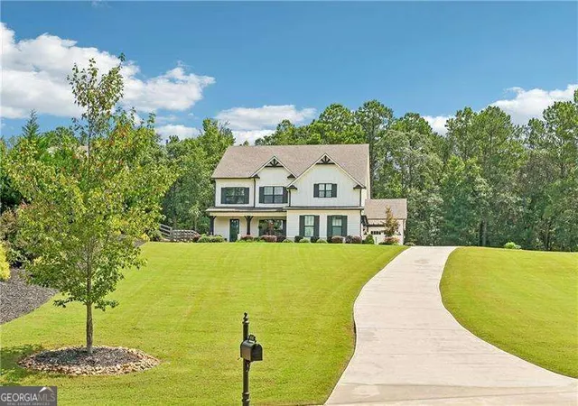 Photo 3 of Single family home for sale at 4060 Silverstone Dr, Braselton, GA 30517 | MLS# 10837114 | Listing updated on 2026-10-08