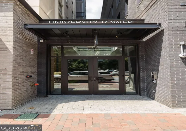 Listing Photo 4 - Condo for sale in building located at 131 Broad St E, Athens, GA 30601 - Unit #301