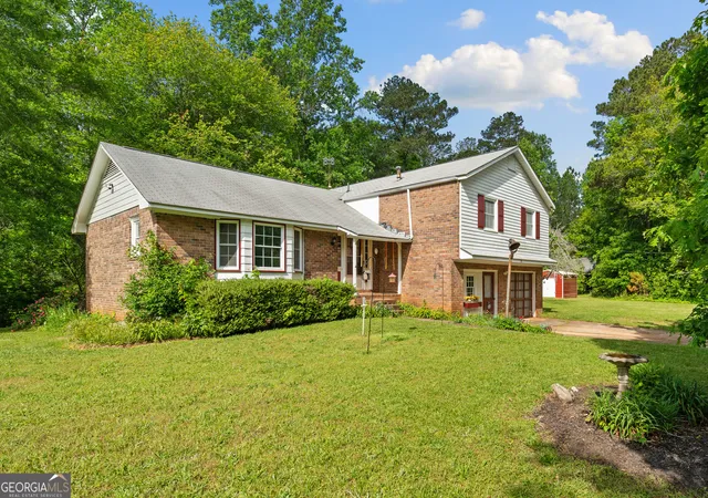 Photo 4 of Single family home for sale at 768 Burwell Rd, Carrollton, GA 30117 | MLS# 10724311 | Listing updated on 2026-10-02