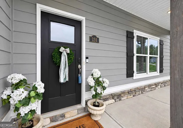 Photo 2 of Single family home for sale at 124 Turkey Crk Trl, Carrollton, GA 30117 | MLS# 10850637 | Listing updated on 2026-10-06