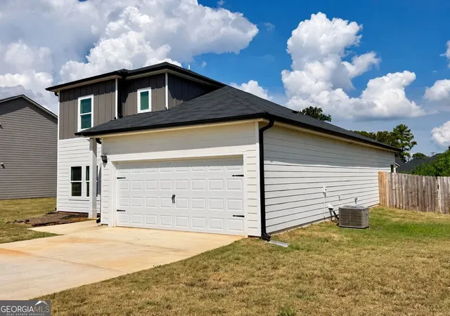 Photo 2 of Single family home for sale at 707 Georgian Walk, Byron, GA 31008 | MLS# 10851794 | Listing updated on 2026-10-08