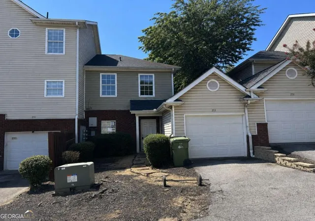 Photo 12 of Townhouse for sale at 253 Ralph David Abernathy Blvd Sw, Atlanta, GA 30312 | MLS# 10837673 | Listing updated on 2026-09-15