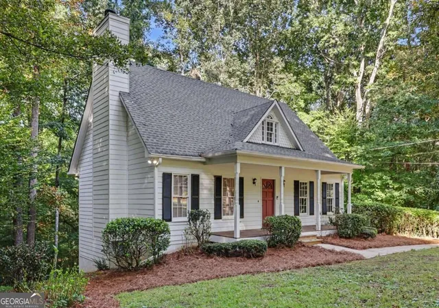 Photo 3 of Single family home for sale at 5960 Bridle Dr, Cumming, GA 30028 | MLS# 10843468 | Listing updated on 2026-10-19
