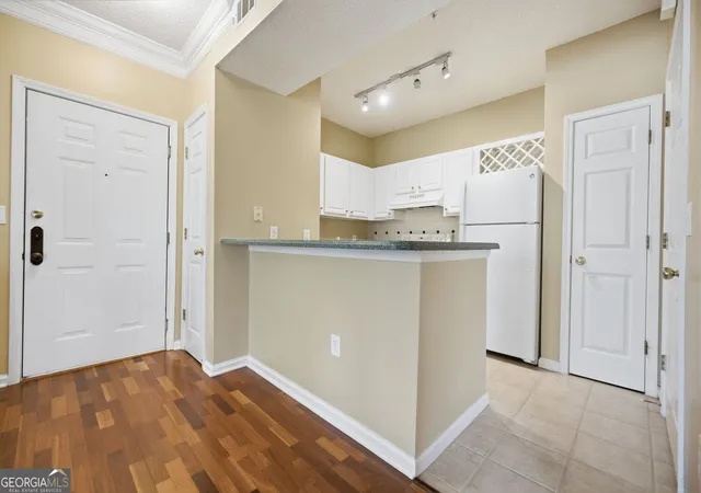 Listing Photo 1 - Condo for sale in building located at 955 Juniper St Ne, Atlanta, GA 30309 - Unit #1312