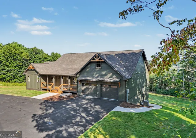 Photo 2 of Single family home for sale at 1306 Ramey Mtn Rd, Hiawassee, GA 30546 | MLS# 10839405 | Listing updated on 2026-09-03
