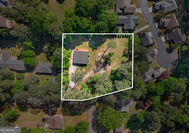 Photo 2 of Single family home for sale at 2061 Shady Ln, Tucker, GA 30084 | MLS# 10737234 | Listing updated on 2026-09-15