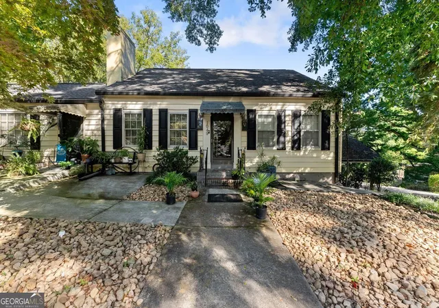 Single family home for sale at 1049 Park St, Gainesville, GA 30501 | MLS# 10844855