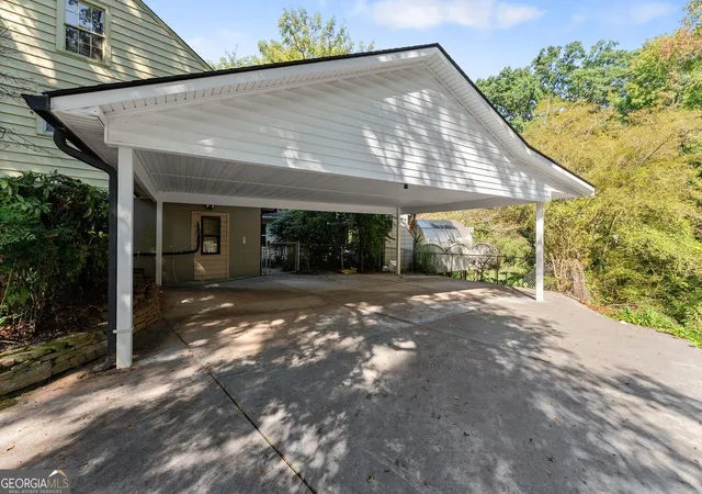 Photo 3 of Single family home for sale at 1049 Park St, Gainesville, GA 30501 | MLS# 10844855 | Listing updated on 2026-09-14