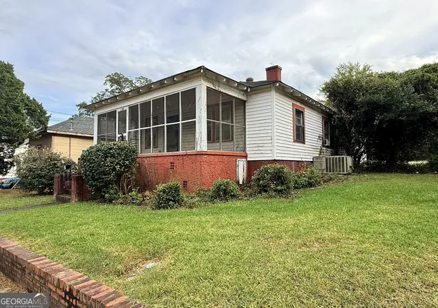 Photo 3 of Single family home for sale at 2158 Mutual Ave, Macon, GA 31204 | MLS# 10853623 | Listing updated on 2026-10-09