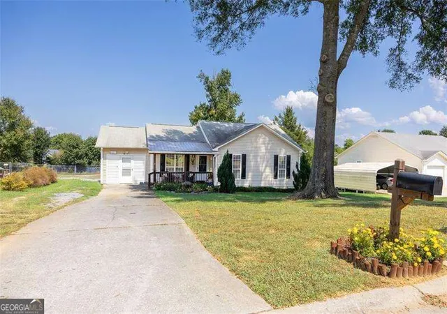 Photo 1 of Single family home for sale at 120 Fieldcrest Dr Se, Calhoun, GA 30701 | MLS# 10841459 | Listing updated on 2026-09-08