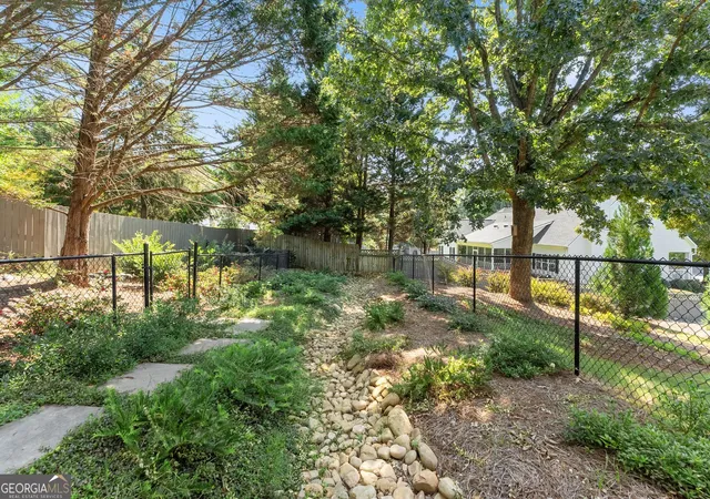 Photo 4 of Single family home for sale at 9220 Mainsail Dr, Gainesville, GA 30506 | MLS# 10840208 | Listing updated on 2026-10-30
